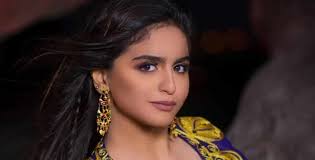 بعد عملية تكميم المعدة ولمدة أسبوع بعد الجراحة، يجب أن يستهلك الشخص السوائل الصافية فقط، والتي تساعد في الحفاظ على الرطوبة في فترة ما بعد الجراحة على سرعة الالتئام، كما يخفف من أعراض الغثيان والقيئ, ولعلك تجد أنه من الصعب التمسك بنظام. Ø´Ø§Ù‡Ø¯ Ø­Ù„Ø§ Ø§Ù„ØªØ±Ùƒ ØªØ³ØªØ¹Ø±Ø¶ ÙˆØ¬Ù‡Ù‡Ø§ Ø£Ù…Ø§Ù… Ø§Ù„ÙƒØ§Ù…ÙŠØ±Ø§ ÙˆØªÙƒØ´Ù Ø­Ù‚ÙŠÙ‚Ø© Ø¹Ù…Ù„ÙŠØ§Øª Ø§Ù„ØªØ¬Ù…ÙŠÙ„