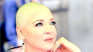 Celebra EDITH GONZALES îşi revine miraculos în lupta cu cancerul! După ce a  renunţat la peruci,