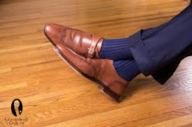 It must be noted that pants that are on the lighter shade of the brown color spectrum go better with darker shoe nuances. How To Combine Socks Shoes Pants