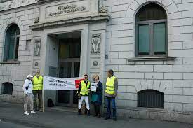 Der immobilienmarkt zeigt sich von der #coronapandemie unbeeindruckt, die #urbanisierung nimmt. Beschaftigte Der Sparda Bank Im Warnstreik Ver Di