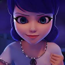 Betsabe Salcedo's Instagram, Twitter & Facebook