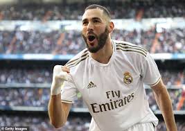 Luego de 5 años, karim benzema será juzgado por el caso de chantaje a mathieu valbuena con video de contenido sexual. Der Seltsame Fall Von Karim Benzema Geliebt Von Real Madrid Verabscheute Von Frankreich Aktuelle Boulevard Nachrichten Und Fotogalerien Zu Stars Sternchen