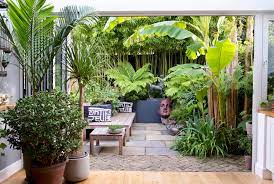 For those of you who live in smaller spaces but still want to indulge your green thumb below are some great ideas for urban gardening. 16 Of The Best Small Urban Garden Ideas Houzz Uk