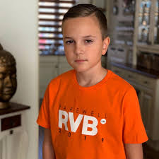 Van barneveld heeft inmiddels samen met het merk unicorn al verschillende van barneveld darts op de markt gebracht. Silvia Van Barneveld Silviabarneveld Twitter