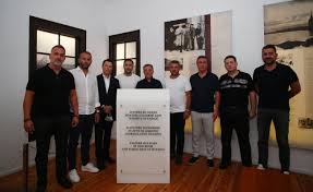 Ayrıca türkiye karabük demir çelik işletmeleri yönetim kurulu başkan yardımcılığı ve haddeciler derneği başkanlığı görevinde bulunmuştur. Besiktas Yonetimi Ataturk Un Evini Ziyaret Etti Son Dakika Haberleri