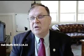 Oak Bluffs picks firm to assess chief candidates