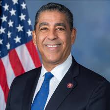El Senador demócrata por el estado de New York, el dominicano Adriano  Espaillat en el ojo del huracán por saberse ayer que era quien entregaba  los fondos de USAID a periodistas dominicanos