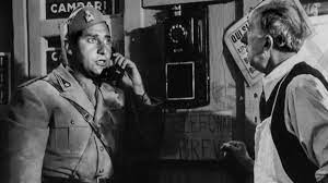 È un viaggio attraverso l'italia in guerra compiuto da quattro uomini allo sbando (quattro 'stupidi' senza soldi. Tutti A Casa 1960 Di Luigi Comencini Recensione Del Film Cinema Italiano Database