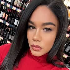 Ericka Lee's Instagram, Twitter & Facebook