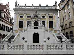 Sehenswürdigkeiten in leipzig 54 aktuelle adressen mit bewertungen und öffnungszeiten jetzt bei lokalwissen anzeigen! Alte Handelsborse In Leipzig Historischer Versammlungsort Der Kaufmannsleute Leipzig Sehenswurdigkeiten Leipzig Sehenswurdigkeiten