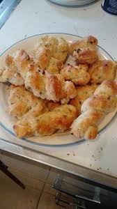 Only available in select markets. Garlic Knots Only 50 Calories Each Compliments Of Skinnytaste Website I M Completely Obsessed With All The Dough Variations 1200isplenty