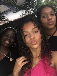 Descubra 20 ideias de beatriz lisboa e morena cabelo cacheado