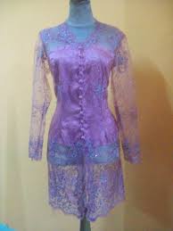 Jual setelan kebaya akad nikah pengantin putih + longtorso muslim dengan harga rp370.000 dari toko online kebaya pelaminan biru, kota bekasi. 78 Foto Model Kebaya Kancing Depan Inspiratif