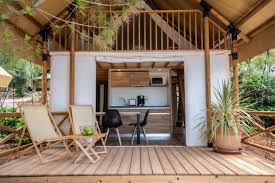 Auf glamping.info finden sie alle unterkünfte, die luxus und naturnähe vereinen. Die 9 Besten Glamping Platze Fur Familien Ratgeber Dad S Life