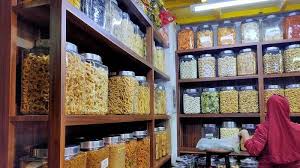 Temukan gambar stok gratis tentang koki yang menggunakan warna hitam (#000000). Sejak Awal Puasa Hingga Menjelang Lebaran Sejumlah Toko Kue Kering Di Pasar Jatinegara Sepi Pembeli Warta Kota