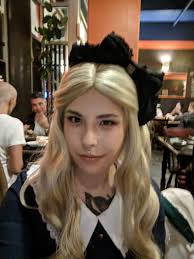 Wig makes her look younger