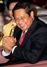 Susilo Bambang Yudoyono, Presiden Indonesia ke enam. Kemarin tanggal 4 Oktober, sehari lebih cepat dari jadwal seharusnya, KPU telah menetapkan Susilo ... - susilo_bambang_yudoyono