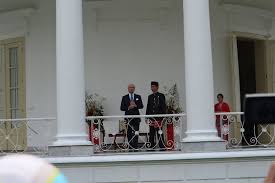 Saya si sayangkan saja bila pak presiden jokowi dipaksakan 3 periode, padahal konstitusi kita sudah jelas bahwa presiden dan wakil presiden di indonesia ia melanjutkan dan menegaskan kepada semua pihak agar hentikan isu jokowi 3 periode yang mencederai konstitusi, dan juga semangat. Jokowi Sebut Dukungan Indonesia Swedia Ke Palestina Jadi Modal Kerja Sama