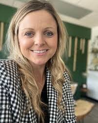 Lovely Taylor's Instagram, Twitter & Facebook