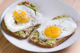 Come usare l'avocado in queste occasioni? Ecco Come Preparare L Avocado Toast Per Una Colazione Diversa Ricette Con Manzo Ricette Avocado