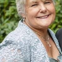 Marilyn Moe's Instagram, Twitter & Facebook