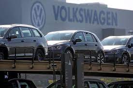 The outside gets a modern look and there are changes on the inside as well. Vw Sachsen Legt Produktion An Sechs Tagen Still Freie Presse Zwickau