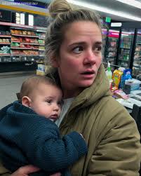 cashier covers cost of baby formula for struggling mom