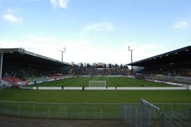 Immer wieder kam es zu verzögerungen beim umbau des stadions, sodass die krefelder jahr für jahr umziehen müssen. Keine Antwort Auf Angebot Fur Grotenburg Sanierung Stadionwelt