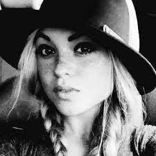 Kimberly Hallman's Instagram, Twitter & Facebook