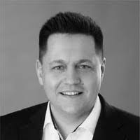 Michael Ringhofer's Instagram, Twitter & Facebook