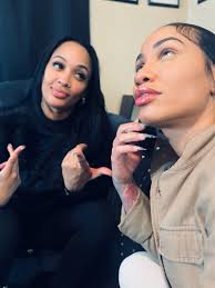 When Melissa's friend tries to get her to get Mike to fly them out too!  #God #Jesus #Jesusispoppin #Jesusbeenpoppin #kountrywayne  #letthatsizzleinyourspirit #helpisontheway #love