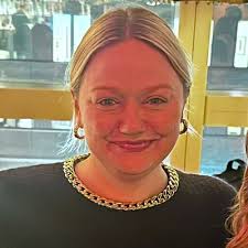 I'm thrilled to announce that I've joined vineyard vines as their Store  Planner! 🎉 Thank you to everyone who has supported me along the way