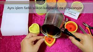 Ben kokulu mum yapmak istiyorum diyenler için evde kokulu mum yapmanın en kolay ve doğal yolunu da birlikte keşfedeceğiz, bizden söylemesi. Kokulu Mum Yapimi Youtube