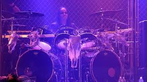 El músico y compositor estadounidense joey jordison, recordado por haber sido baterista y. 2borrzee Nccmm