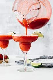Add the ice and puree until the ice is crushed, 30 to 60 seconds. Easy Strawberry Margarita Recipe Downshiftology
