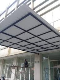 Kanopi kaca biasanya dibangun menggunakan rangka baja, namun itu bukanlah suatu keharusan, saat ini banyak sekali kanopi kaca yang dibangun menggunakan rangka besi hollow dibentuk sedemikian rupa agar jauh lebih menarik. Daftar Harga Kanopi Minimalis Jakarta Asia Bengkel Las