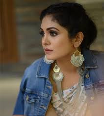 Gayathri arun is an indian actress known for her work in malayalam films and television serials. Gayathri Arun Wiki Biography Age Family Serials Images Wikimylinks