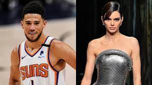 Kendall jenner has no problem keeping up with boyfriend devin booker's basketball games. Nba Star Devin Booker Is A Hit With Kendall And Her Family