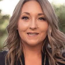 Lesa Danielson's Instagram, Twitter & Facebook