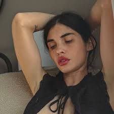 Arielle (@arielleberezin) • Instagram photos and videos