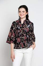 Desain baju batik modern sekarang lebih beragam dan memiliki banyak sekali modifikasi. 60 Contoh Model Baju Batik Wanita Terbaru 2020