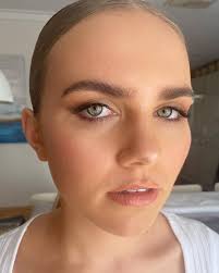 Holly Mudge Makeup Artist