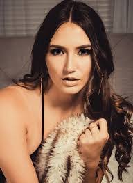 Chelsea Cheek's Instagram, Twitter & Facebook