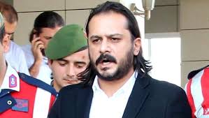 İstanbul'a liseyi okumaya gidene değin çocukluğu ve gençliği nevşehir, avanos. Ersan Sen Kimdir Ersan Sen Hayati Ve Biyografisi