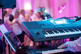 Alleinunterhalter gefunden schon ab ca. Top 10 Alleinunterhalter Keyboard In Deiner Region 1680