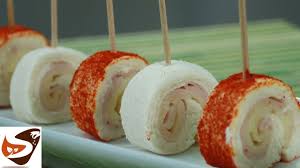 Aperitivo di natale 2019 consigli per apparecchiare (istock) festeggiare il natale in compagnia è una bella fortuna, riuscire a preparare una cena e un pranzo impeccabile può sembrare un. Girelle Salate Con Prosciutto E Formaggio Tartine Per Aperitivo Ricette Per Natale Youtube
