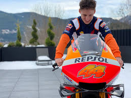 Marquez alla conquista della germania, con un casco retrò. Pol Espargaro Usara Casco Hjc Helmets Hasta 2022 Motorbike Magazine