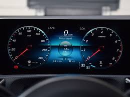 En Images La Mercedes Benz Classe A Face Au Peugeot 3008 Challenges