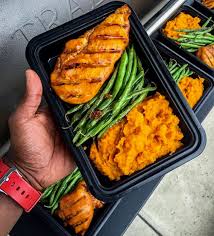 Cooked Chicken Asparagus And Sweet Potato Or Yams Idk Pile In The Corner There Recettes De Cuisine Preparation Repas Dejeuner Manger Sainement