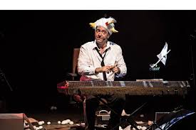Rainald grebe das münchhausenkonzert bühne comedy veranstaltung mit rainald grebe dies ist der ersatztermin für den 15.03.2020. Rainald Grebe Verbindet Konzert In Der Waldbuhne Mit Baumpflanzaktion